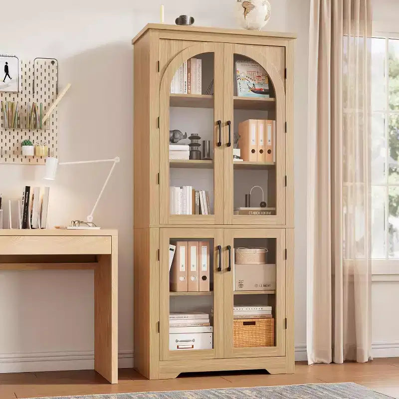 Alacena de despensa de 70" de altura, natural/blanco, con 4 puertas de cristal arqueado y estantes ajustables