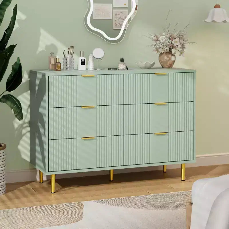 Cómoda alta de 5 cajones estriada en veta de madera natural / verde oliva / blanco cálido