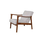 Sillón individual tapizado en gris con estructura de madera