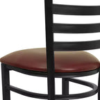 Taburete de bar con respaldo de escalera y estructura de metal negro, asiento multicolor — Juego de 2
