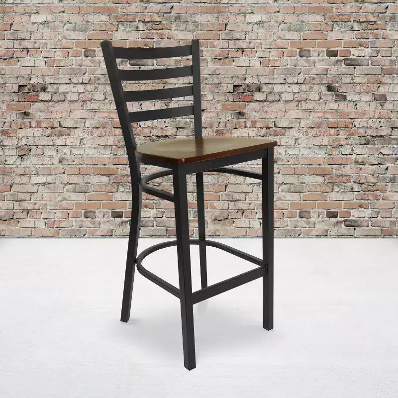 Taburete de bar con respaldo de escalera y estructura de metal negro, asiento multicolor — Juego de 2