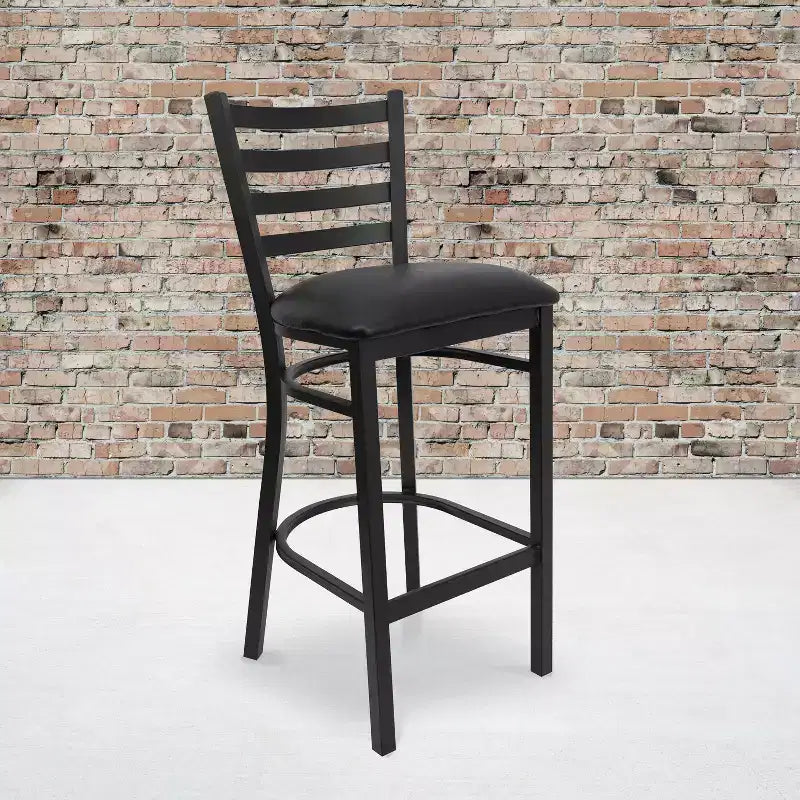 Taburete de bar con respaldo de escalera y estructura de metal negro, asiento multicolor — Juego de 2