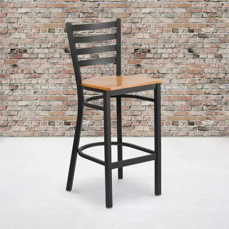 Taburete de bar con respaldo de escalera y estructura de metal negro, asiento multicolor — Juego de 2
